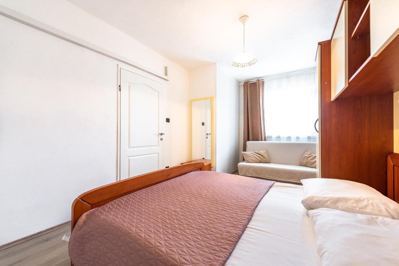 Apartments Lili Паг Екстер'єр фото