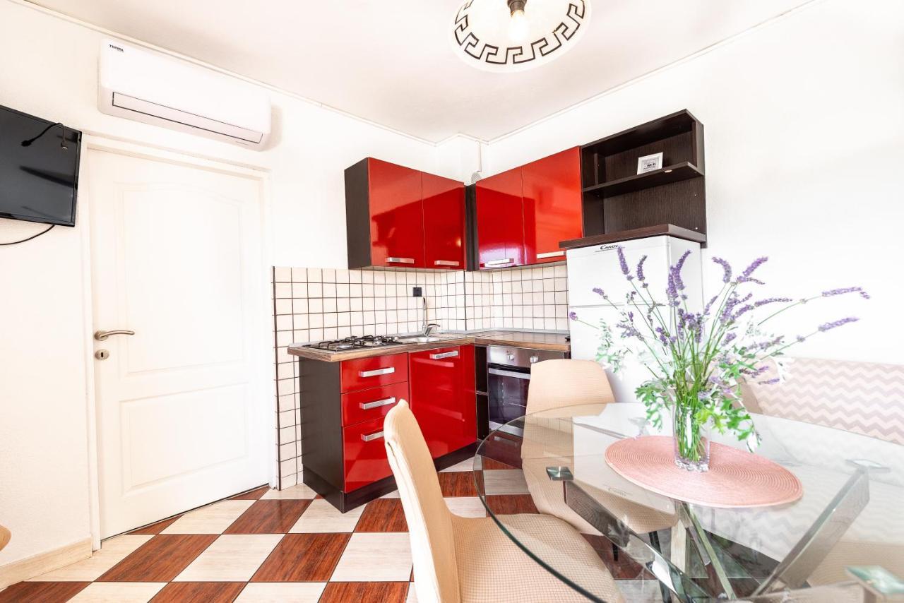 Apartments Lili Паг Екстер'єр фото